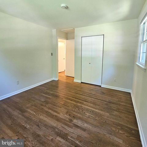 8925 FALLING CREEK CT, Annandale, VA 22003