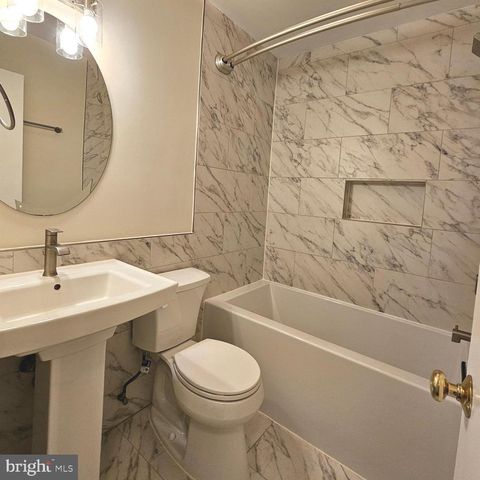 8925 FALLING CREEK CT, Annandale, VA 22003