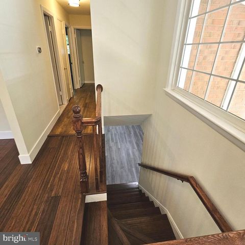 8925 FALLING CREEK CT, Annandale, VA 22003
