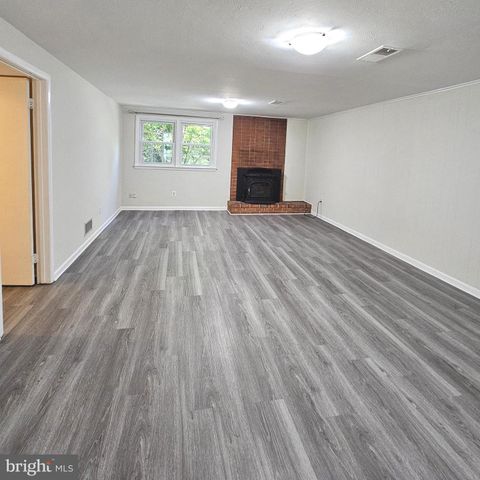 8925 FALLING CREEK CT, Annandale, VA 22003