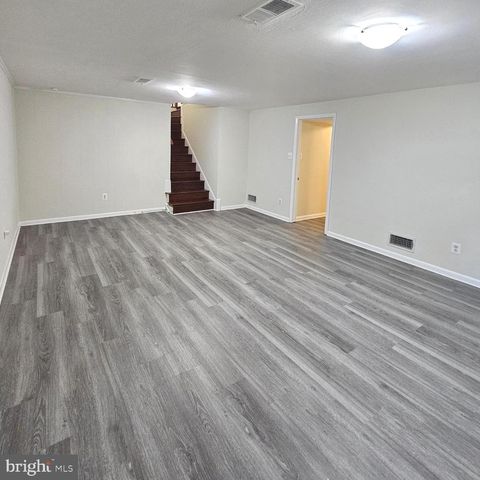8925 FALLING CREEK CT, Annandale, VA 22003