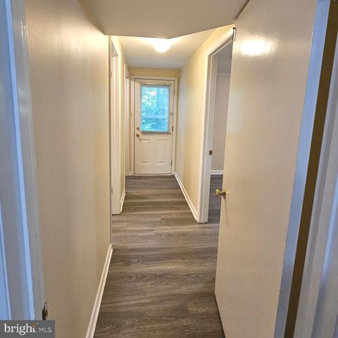 8925 FALLING CREEK CT, Annandale, VA 22003