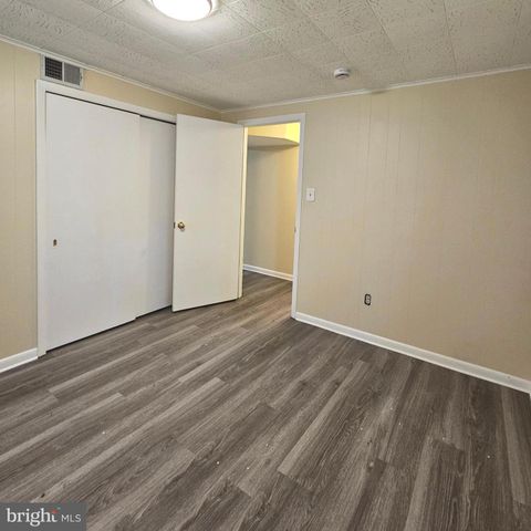 8925 FALLING CREEK CT, Annandale, VA 22003