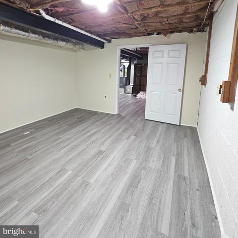 8925 FALLING CREEK CT, Annandale, VA 22003