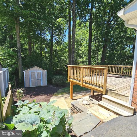 8925 FALLING CREEK CT, Annandale, VA 22003