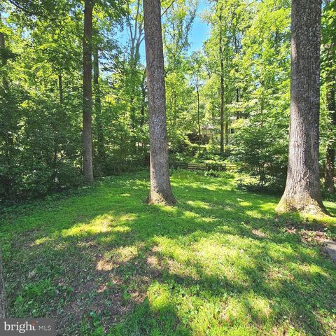 8925 FALLING CREEK CT, Annandale, VA 22003