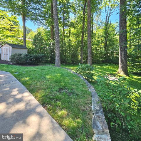 8925 FALLING CREEK CT, Annandale, VA 22003
