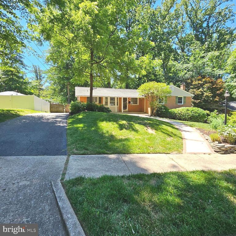 8925 FALLING CREEK CT, Annandale, VA 22003