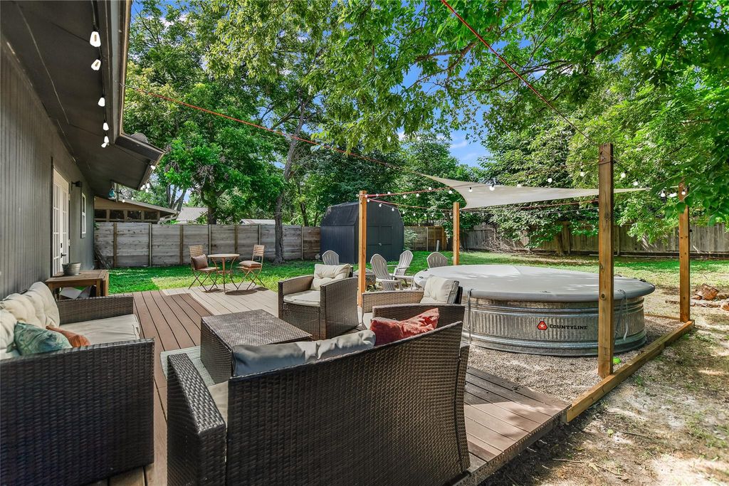 805 Eberhart LN, Austin, TX 78745