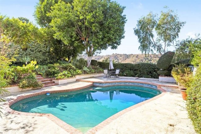 4157 Aleman, Tarzana, CA 91356