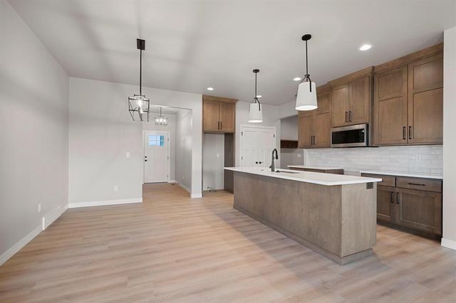 2864 ELM TREE, Howard, WI 54313