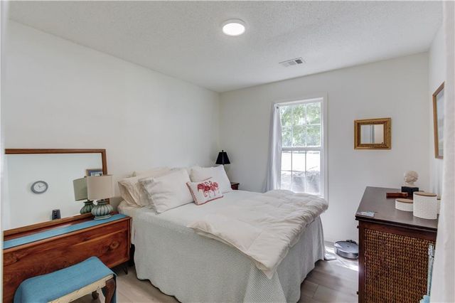 1023 Laurel Green Lane, Sugar Hill, GA 30518