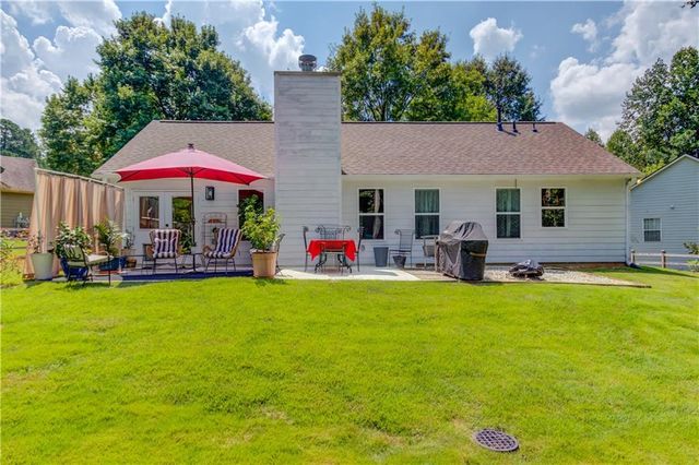 1023 Laurel Green Lane, Sugar Hill, GA 30518