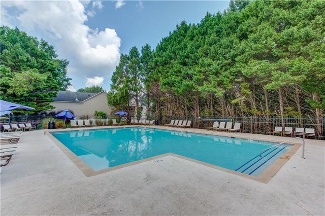 1023 Laurel Green Lane, Sugar Hill, GA 30518