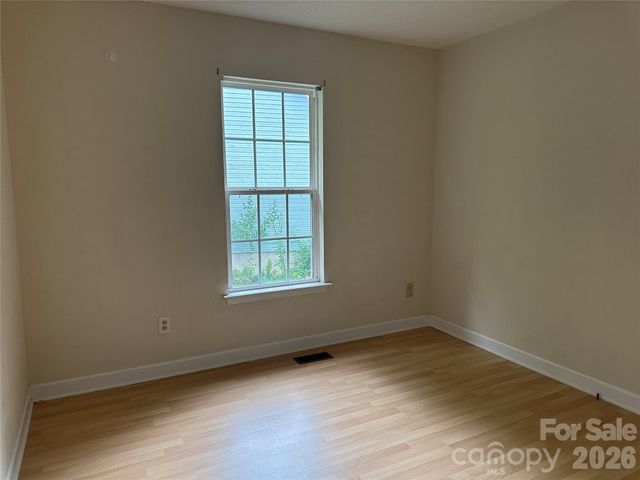 827 E 9th Street, Newton, NC 28658