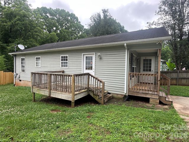 827 E 9th Street, Newton, NC 28658