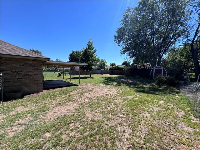 604 N 35th Street, Rogers, AR 72756