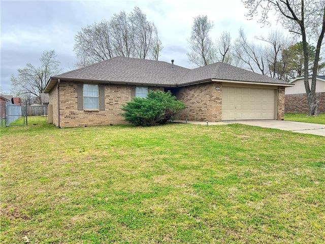 604 N 35th Street, Rogers, AR 72756