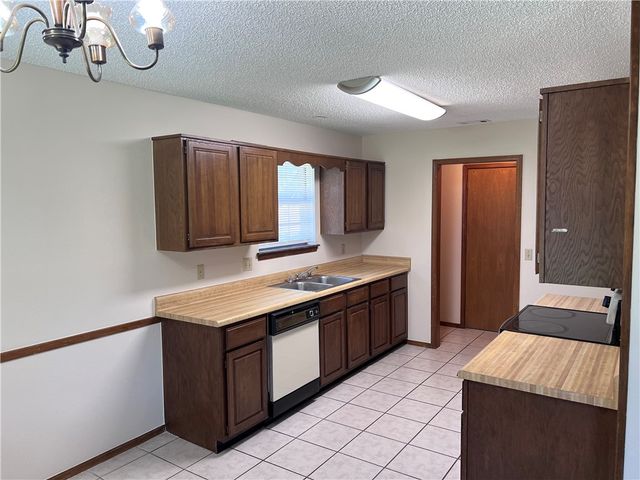 604 N 35th Street, Rogers, AR 72756