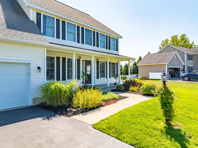 2 Winding Creek Way, Colonie, NY 12047