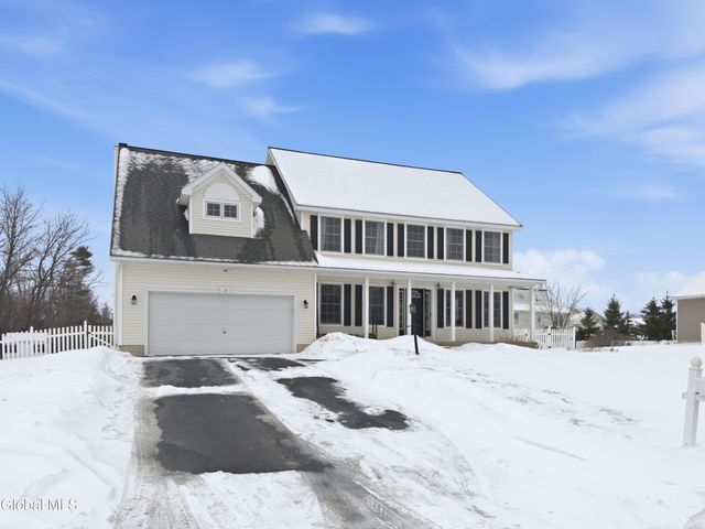 2 Winding Creek Way, Colonie, NY 12047