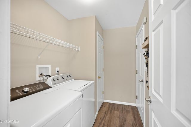 2 Winding Creek Way, Colonie, NY 12047