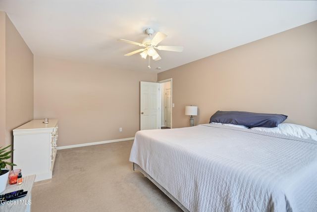 2 Winding Creek Way, Colonie, NY 12047