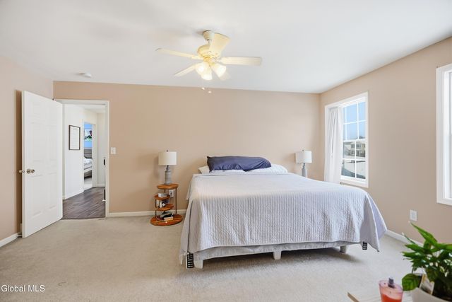 2 Winding Creek Way, Colonie, NY 12047