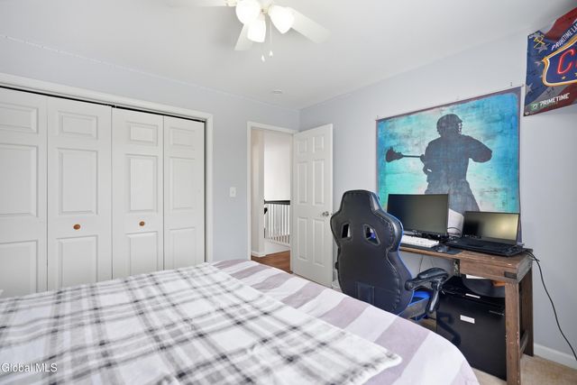 2 Winding Creek Way, Colonie, NY 12047