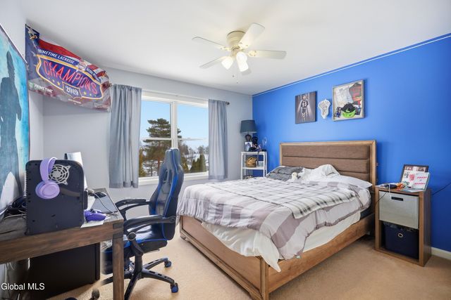 2 Winding Creek Way, Colonie, NY 12047