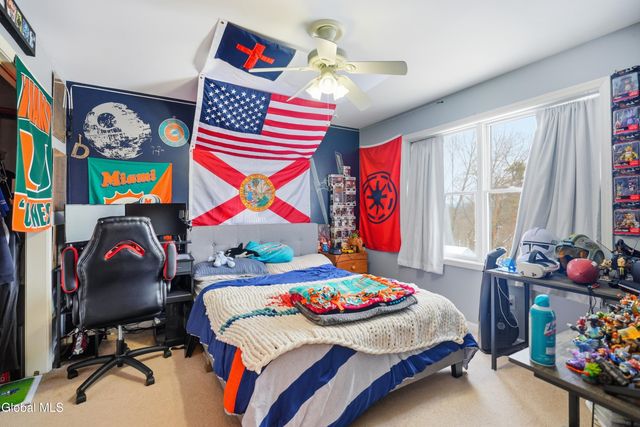 2 Winding Creek Way, Colonie, NY 12047