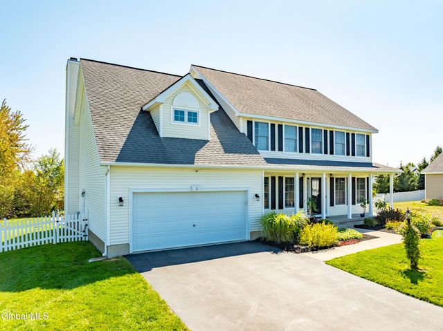 2 Winding Creek Way, Colonie, NY 12047