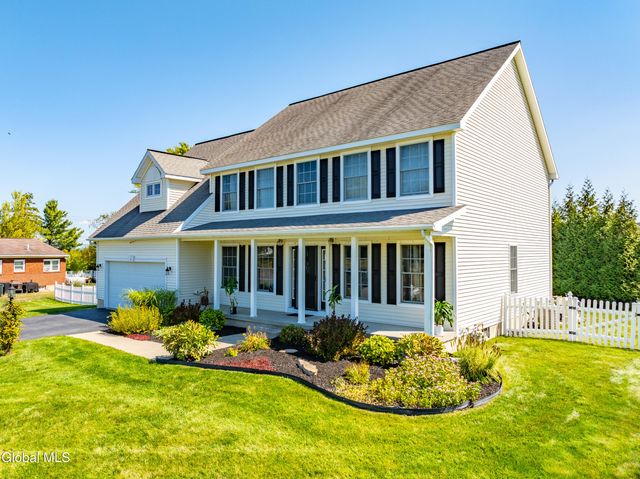 2 Winding Creek Way, Colonie, NY 12047