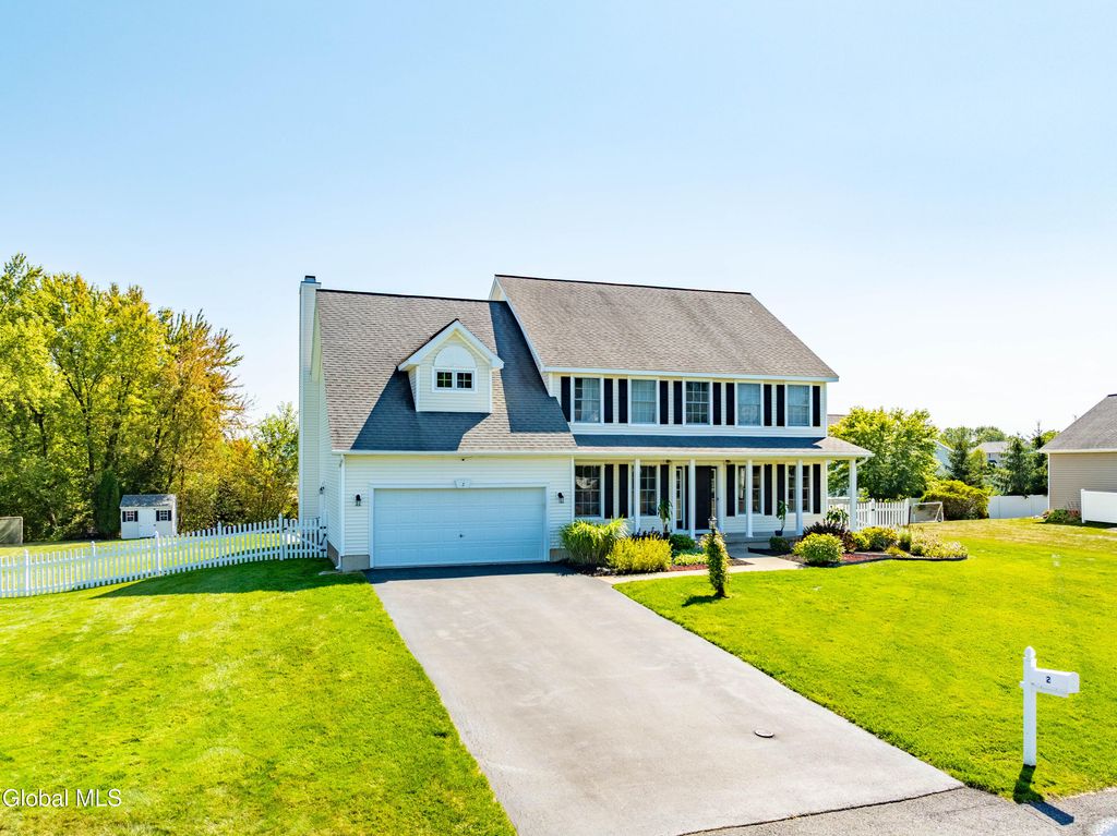 2 Winding Creek Way, Colonie, NY 12047