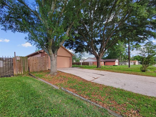 24314 Strong Pine Drive, Houston, TX 77336