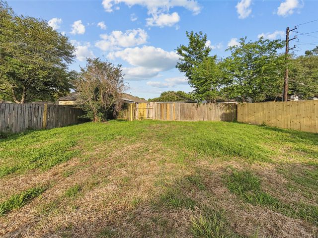24314 Strong Pine Drive, Houston, TX 77336