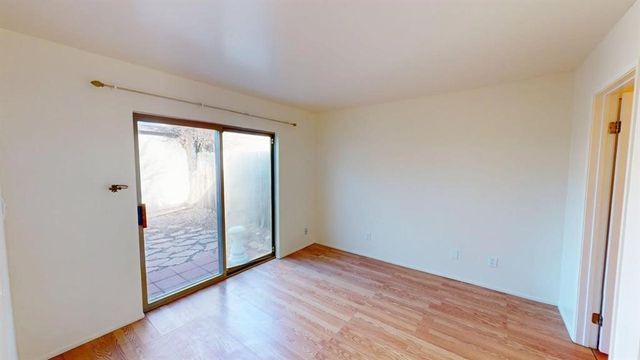 3912 Los Milagros, Santa Fe, NM 87507