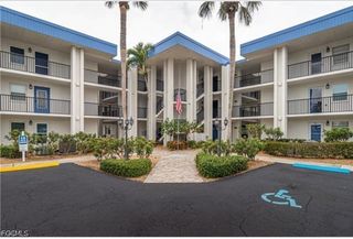 1828 Pine Valley DR 201, Fort Myers, FL 33907