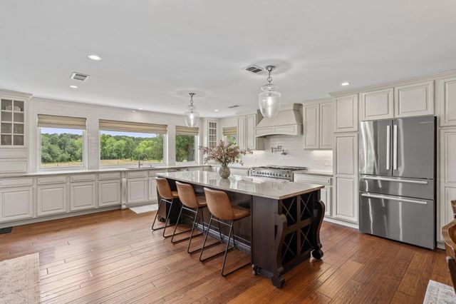 14909 Fitzhugh RD B, Dripping Springs, TX 78736