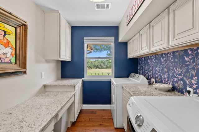 14909 Fitzhugh RD B, Dripping Springs, TX 78736