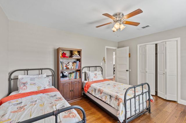 14909 Fitzhugh RD B, Dripping Springs, TX 78736
