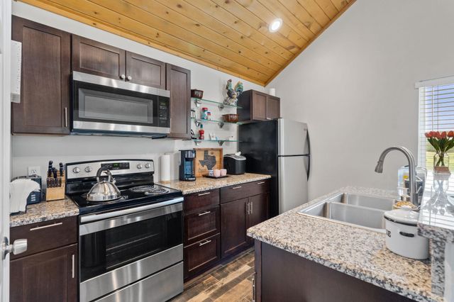 14909 Fitzhugh RD B, Dripping Springs, TX 78736