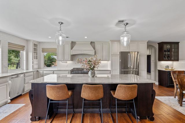 14909 Fitzhugh RD B, Dripping Springs, TX 78736