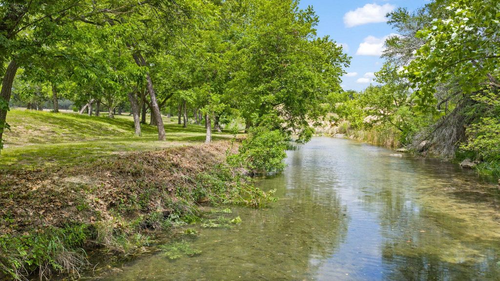 14909 Fitzhugh RD B, Dripping Springs, TX 78736
