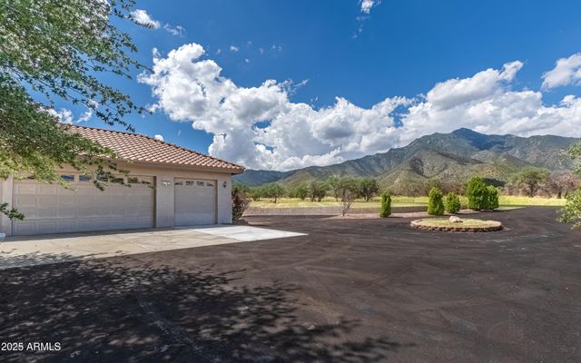 9295 S BRYERLY Drive, Hereford, AZ 85615
