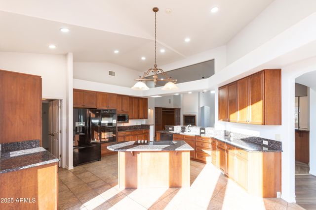 9295 S BRYERLY Drive, Hereford, AZ 85615