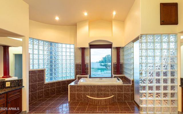 9295 S BRYERLY Drive, Hereford, AZ 85615