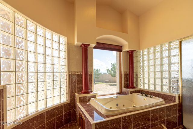 9295 S BRYERLY Drive, Hereford, AZ 85615