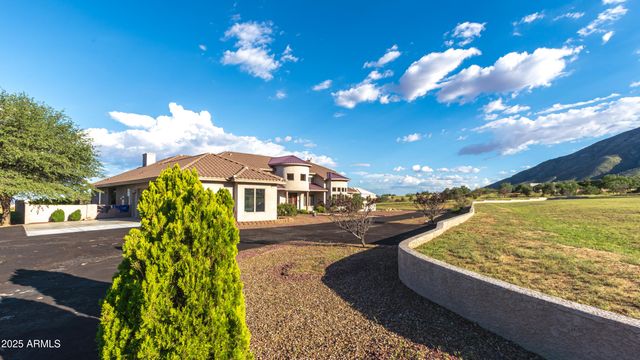 9295 S BRYERLY Drive, Hereford, AZ 85615