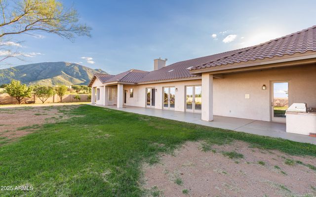 9295 S BRYERLY Drive, Hereford, AZ 85615